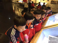 厚博睿恩參觀雷鋒紀念館